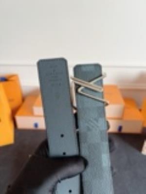 cheap quality LOUIS VUITTON Dimension Belt Model No. 819